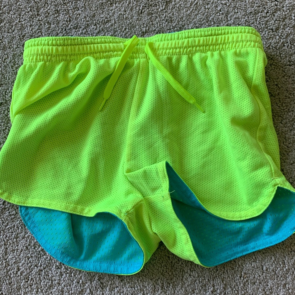 Reversible color shorts